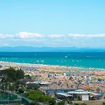 One Bedroom Flat With Terrace And Sea View アパート *