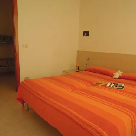 One Bedroom Flat With Terrace And Sea View *